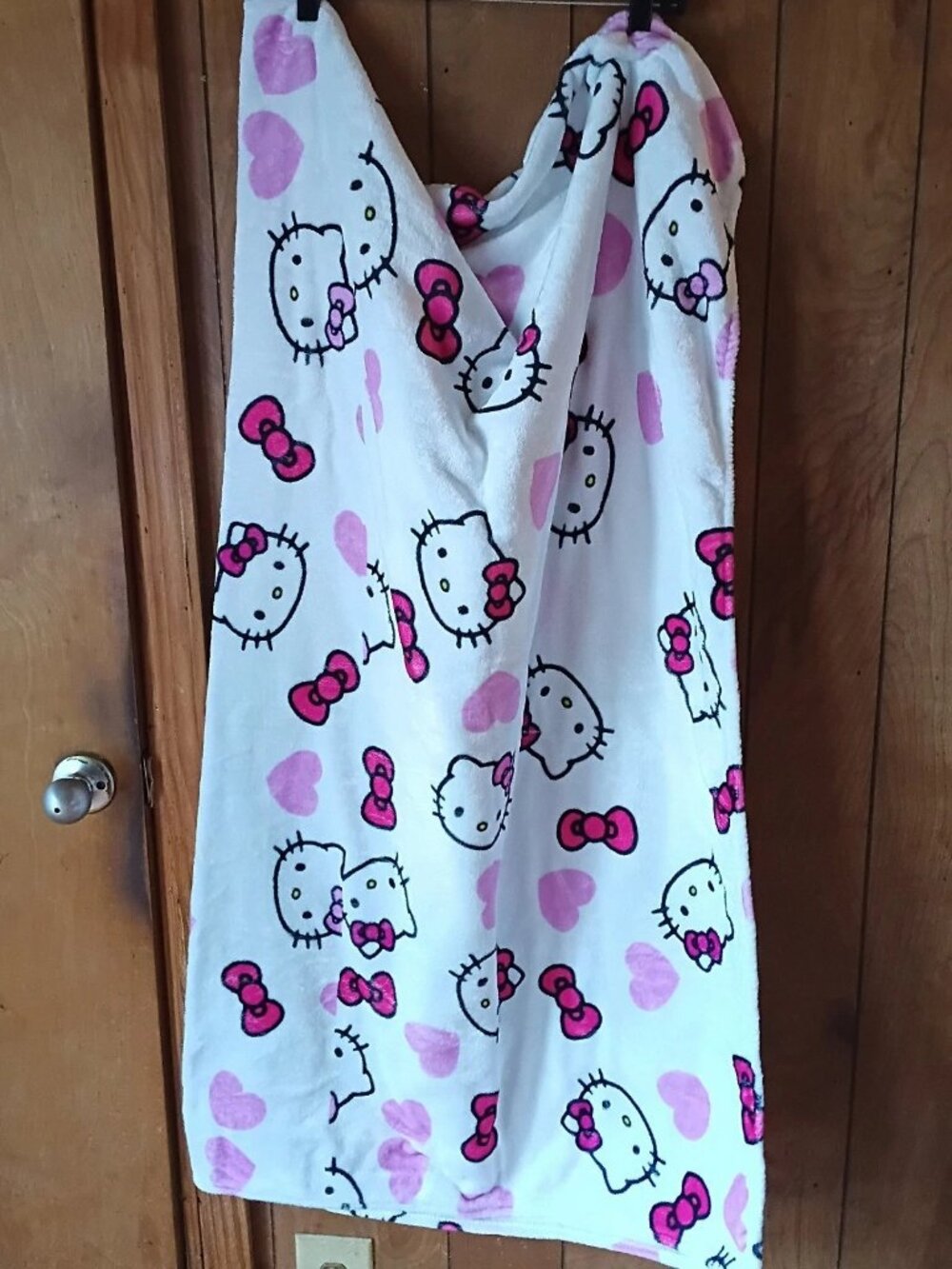 Hello Kitty Kids Fleece Blanket Pink White Hearts Bows 45 x 57 Throw